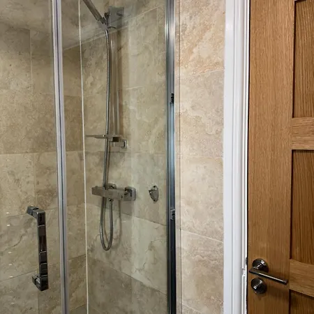 2 Bedroom Luxury Μπρίστολ