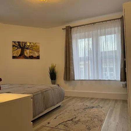 2 Bedroom Luxury Bristol