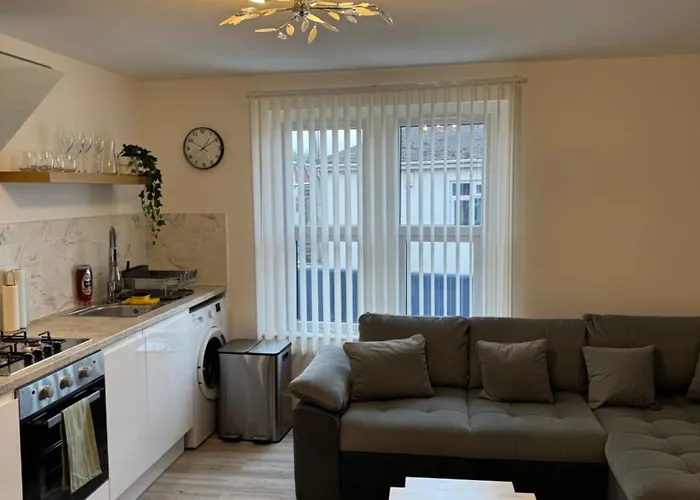 2 Bedroom Luxury Bristol